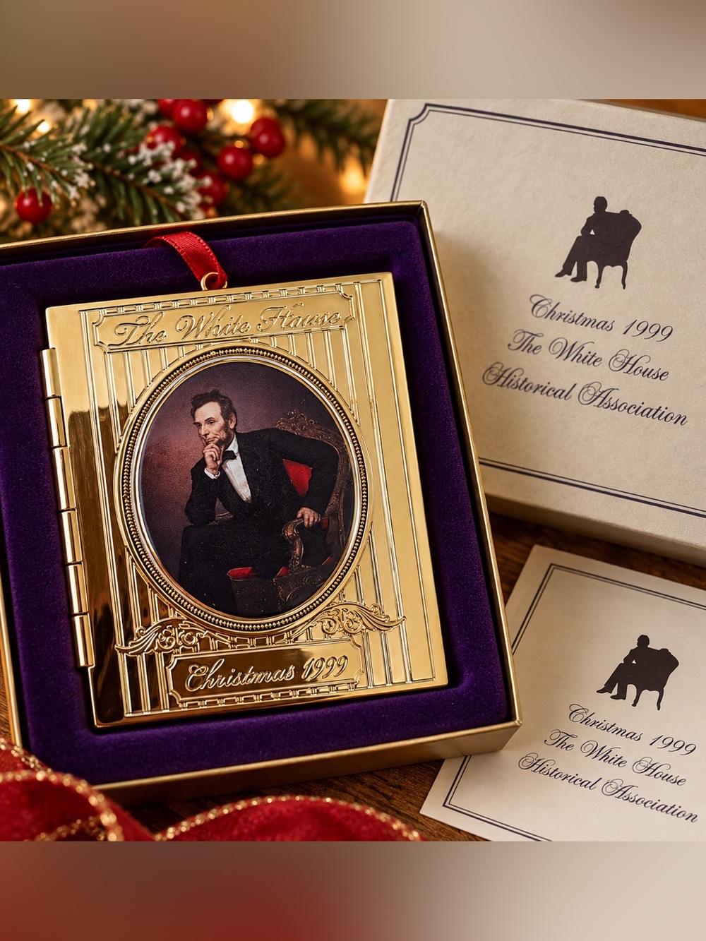 1999 White House Historical Association Abraham Lincoln Christmas Ornament